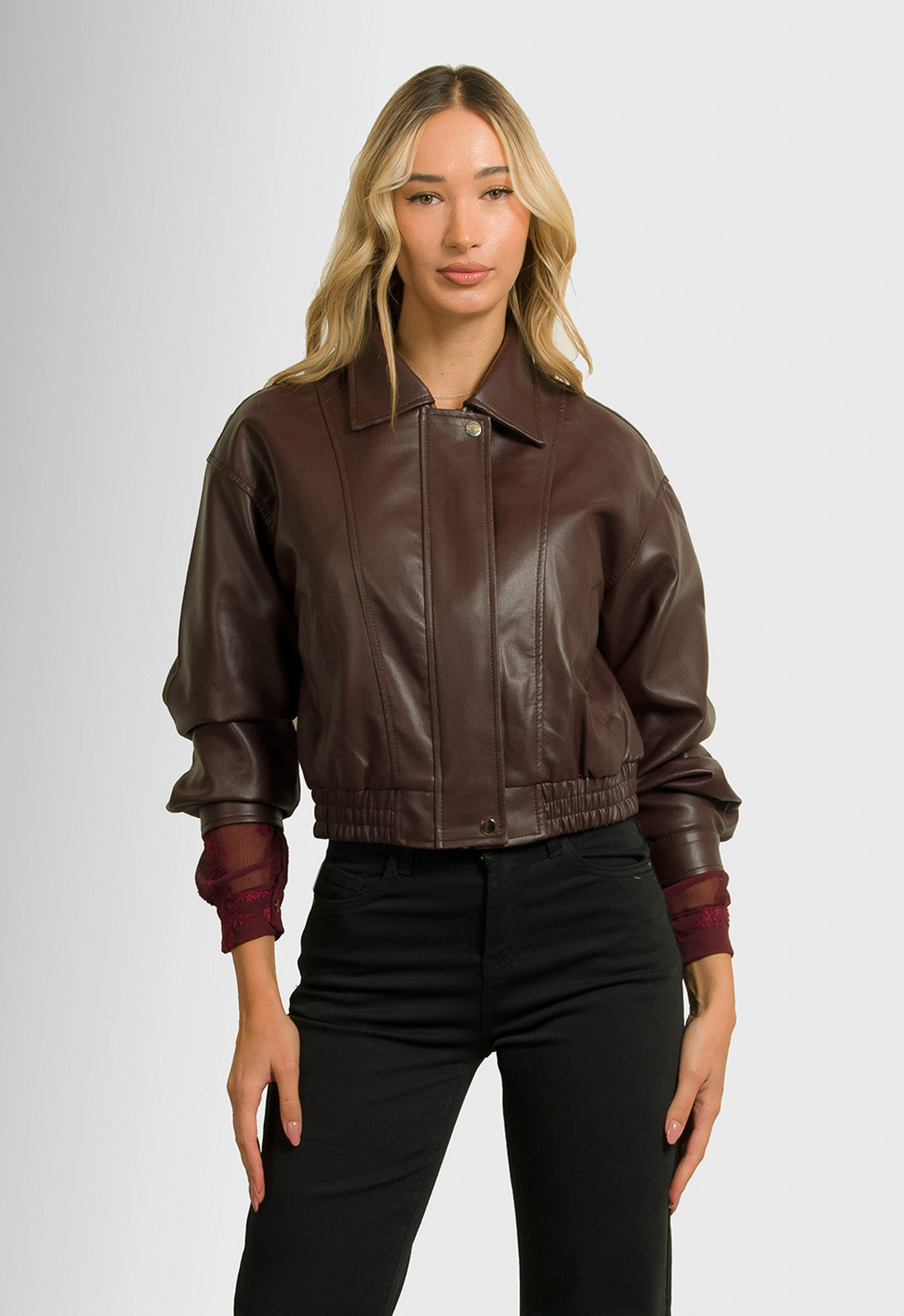 ΜΠΟΥΦΑΝ CROPPED ΔΕΡΜΑΤΙΝΗΣ ΤΥΠΟΥ BOMBER-ΣΚΟΥΡΟ ΜΠΟΡΝΤΟ