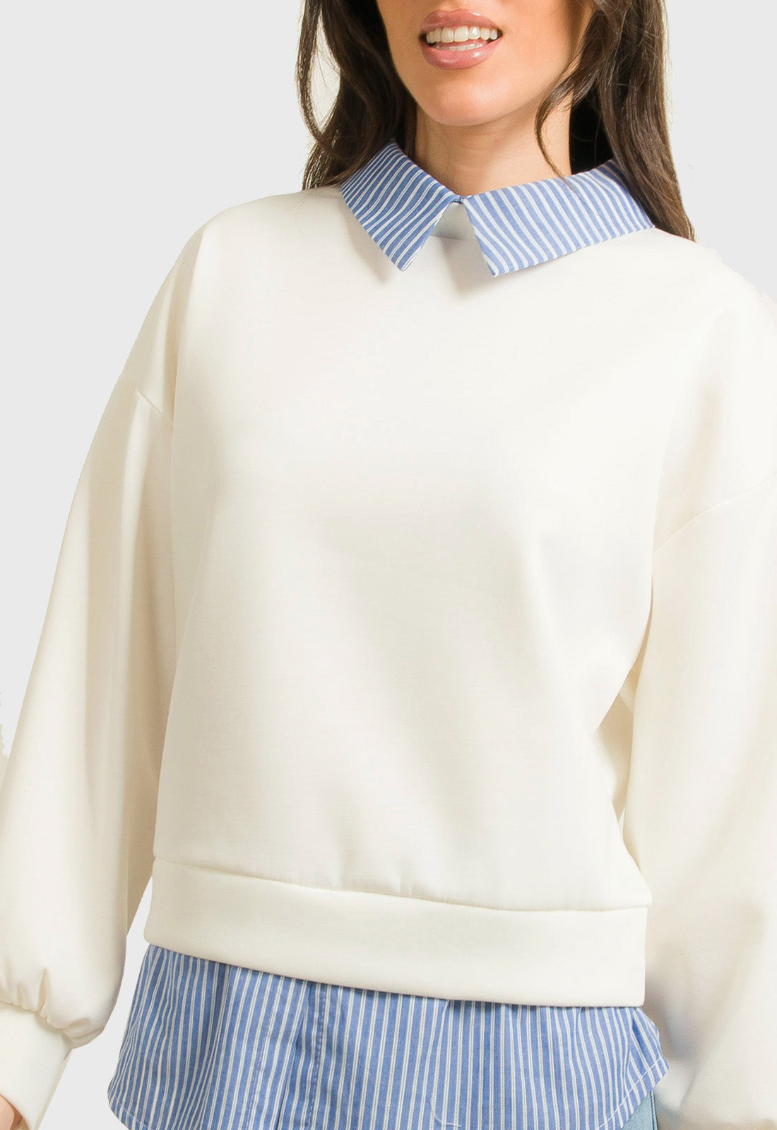 ΜΠΛΟΥΖΑ ΜΕ ΛΕΠΤΟΜΕΡΕΙΕΣ ΠΟΥΚΑΜΙΣΟΥ-ΛΕΥΚΗ